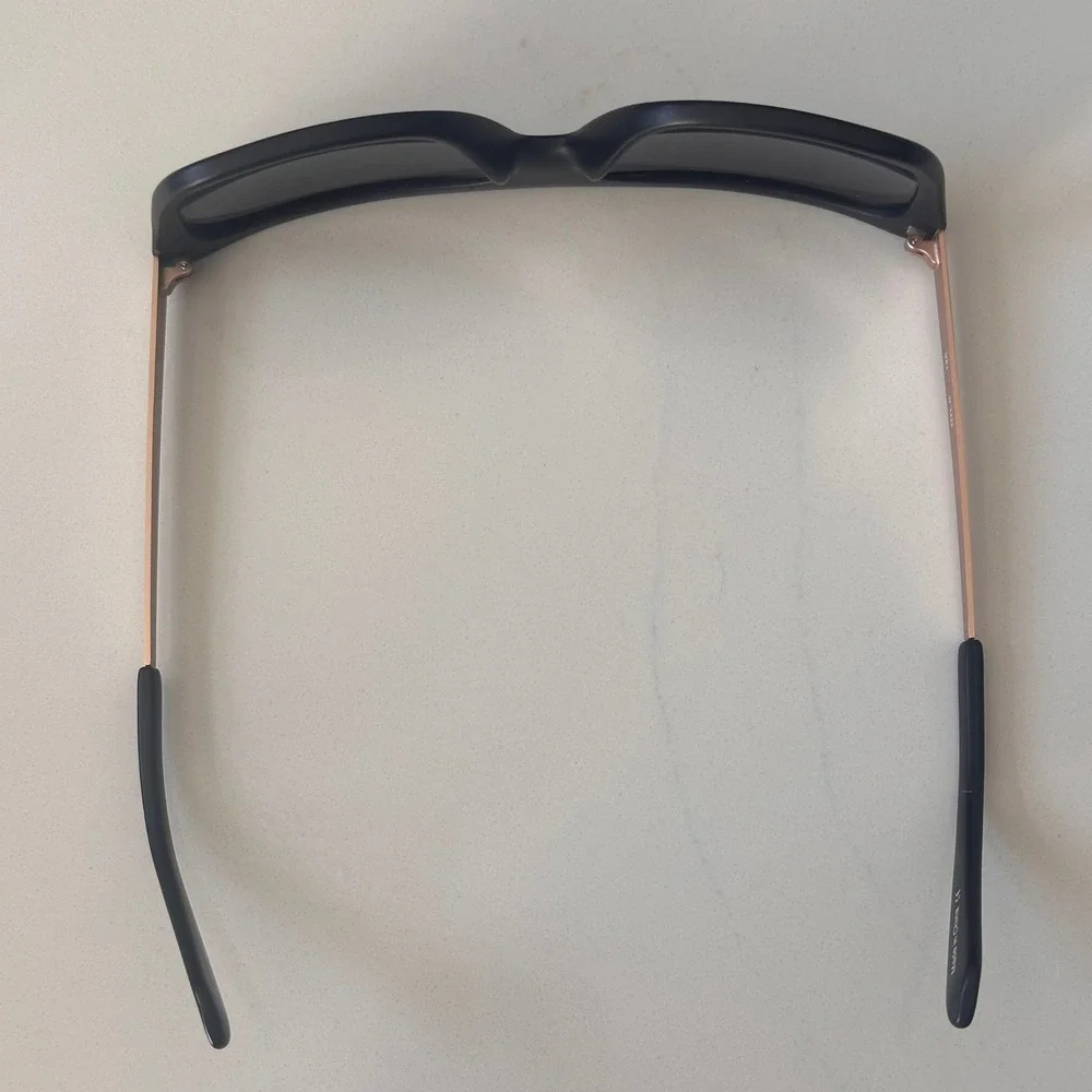 Quay Sunglasses Womens OS Black Excellent OTL II Desi Perkins Rose Gold Flat Top